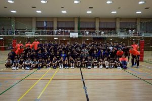 バレーボールチームの記念撮影